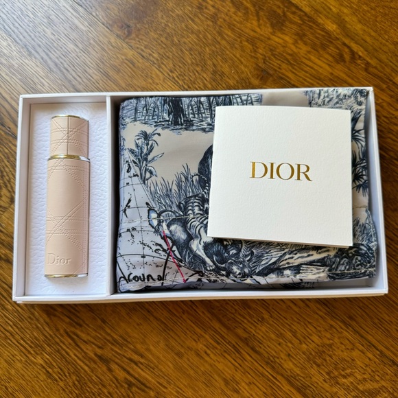 Dior Accessories - ⚡️Limited Edition Dior Set - Drawstring Bag & Refillable Miss Dior Travel
